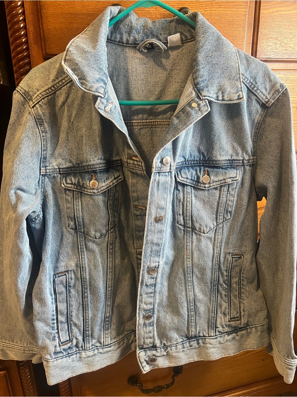 Women’s H&M Light Wash Blue Denim Jean Jacket